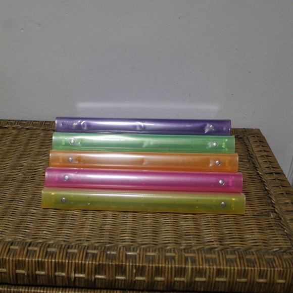 Multi-colored Plastic 3-ring binder Designed with two-pocket folders. Set of 5 - Picture 10 of 12